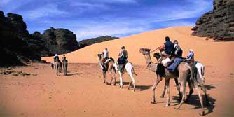 Nordafrika, Algerien: Meharee am Rand des Tassili-Plateaus in der Nhe von Djanet